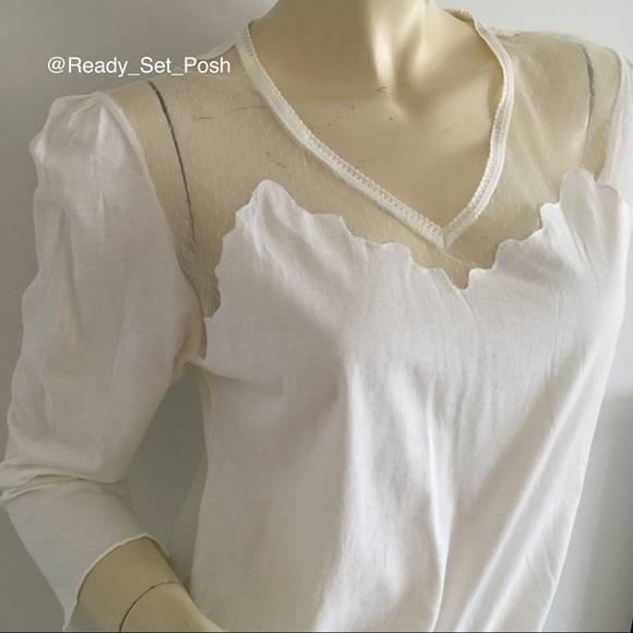 White 3/4 sleeve top v-neck shirt with mesh panel - Picture 2 of 7